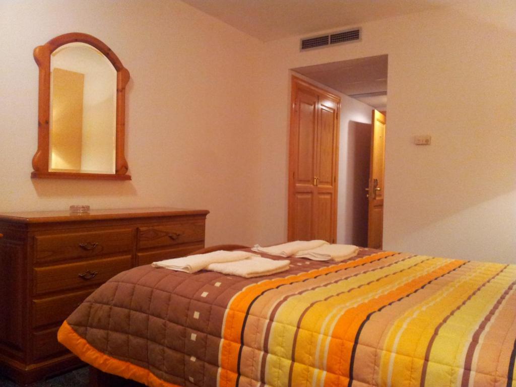 קינטנאר דה לה סיירה Hostal Casa Ramon חדר תמונה